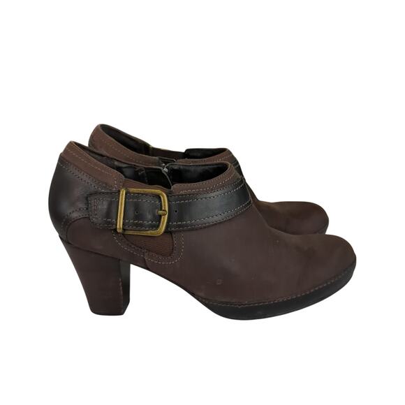 Clarks Artisan Ankle Booties Buckle Western Brown Leather 62371 Women's Size 8.5 - Picture 1 of 8